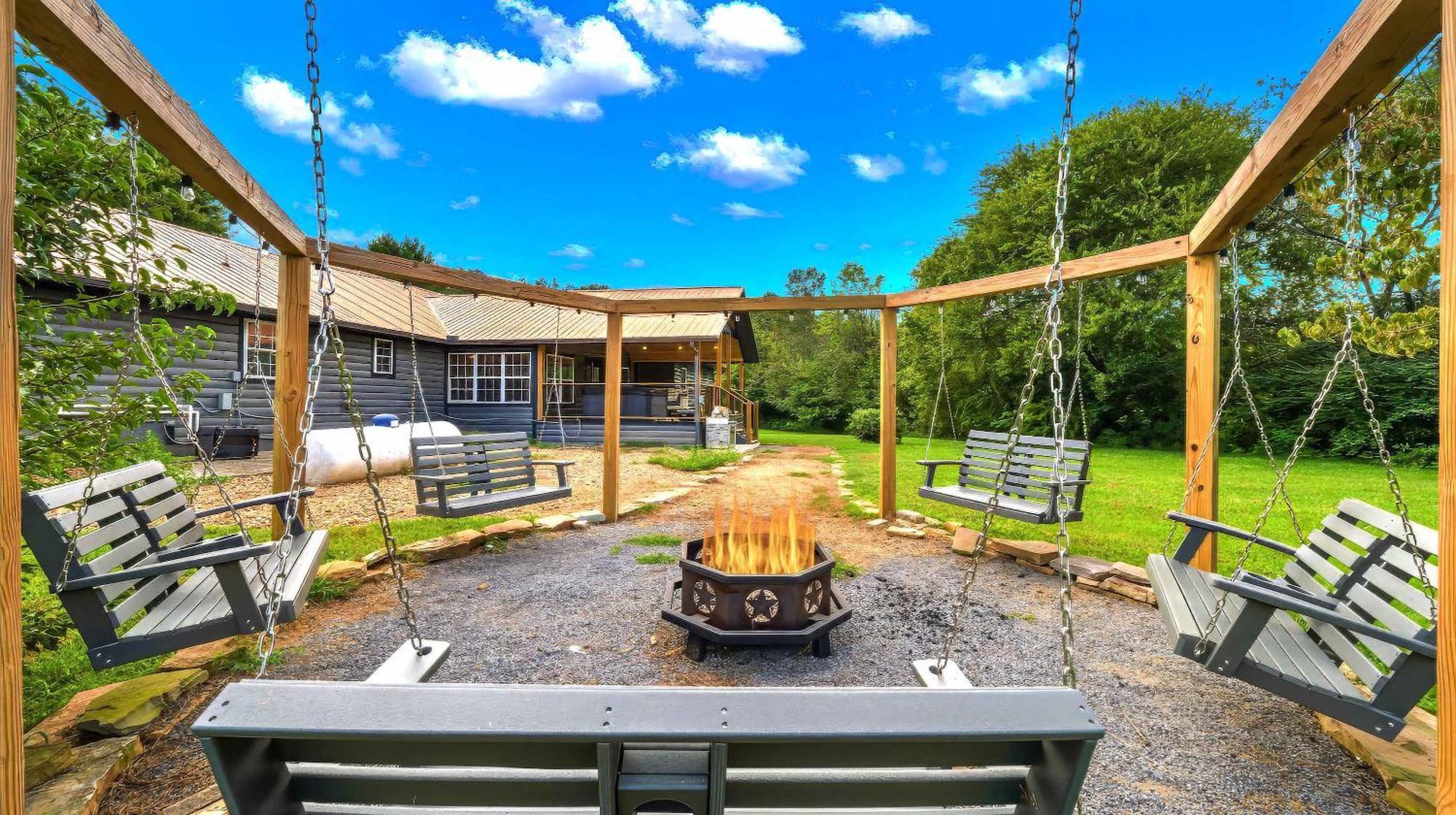Poolside At Autumn Woods - Pool, Theater, Fireplace, Firepit, Arcade Sevierville Exterior foto